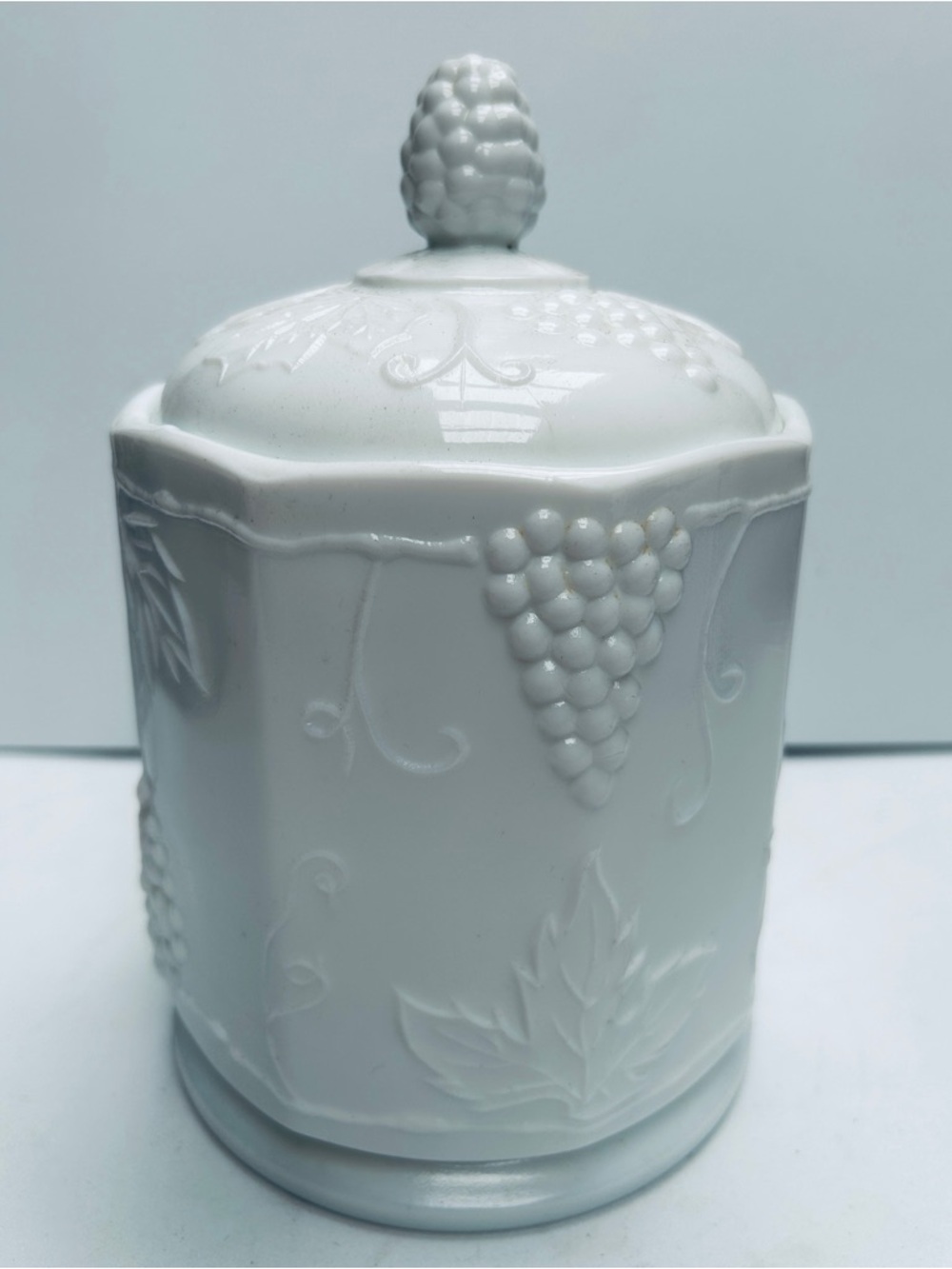 Indiana Glass Colony Harvest milk glass canister with lid. - Picture 8 of 8